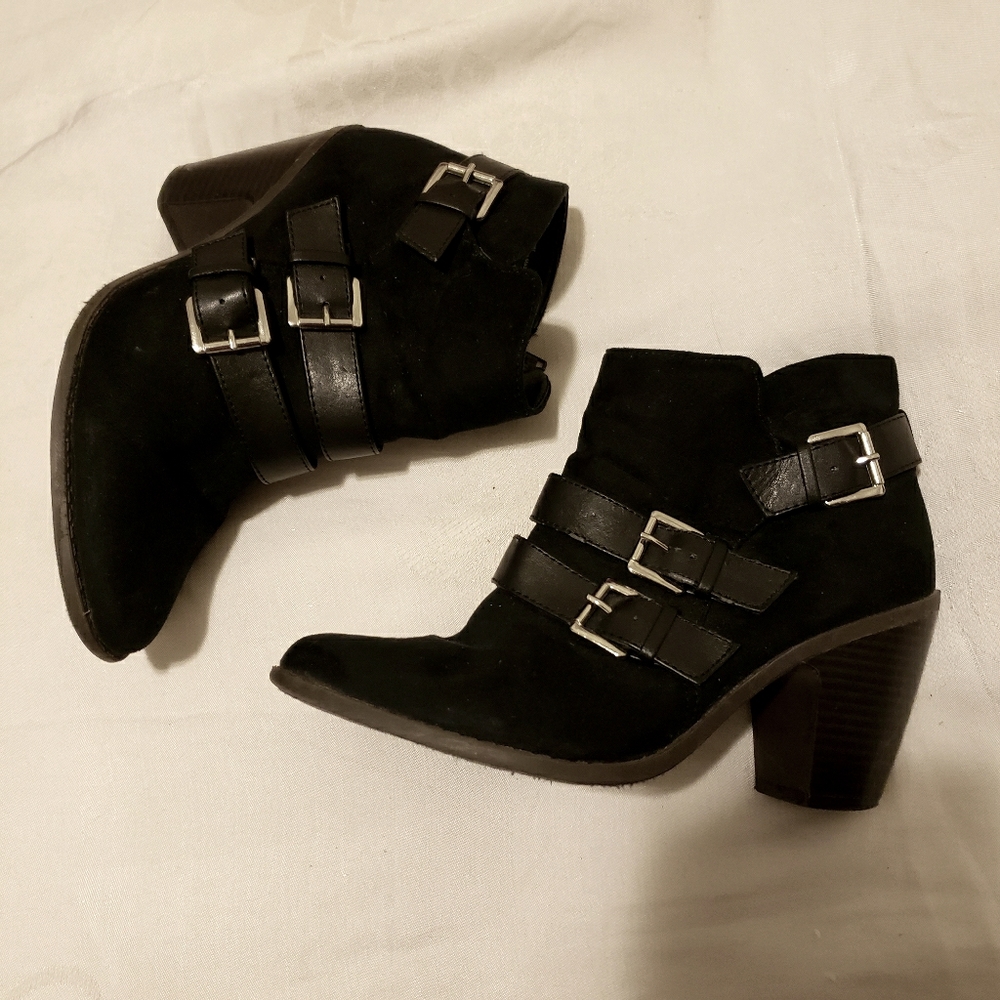 Women's Buckle Block Heeled Ankle Boots